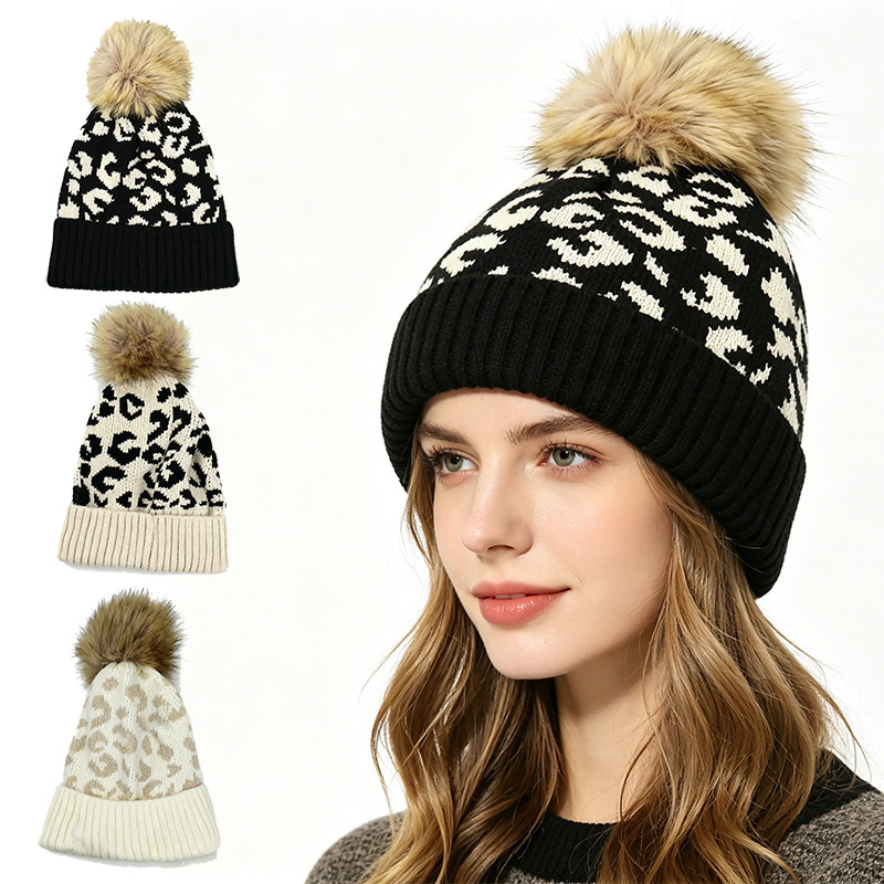Jesienno-zimowa czapka z pompo – Beanie Cuffed Knit recenzja i cena