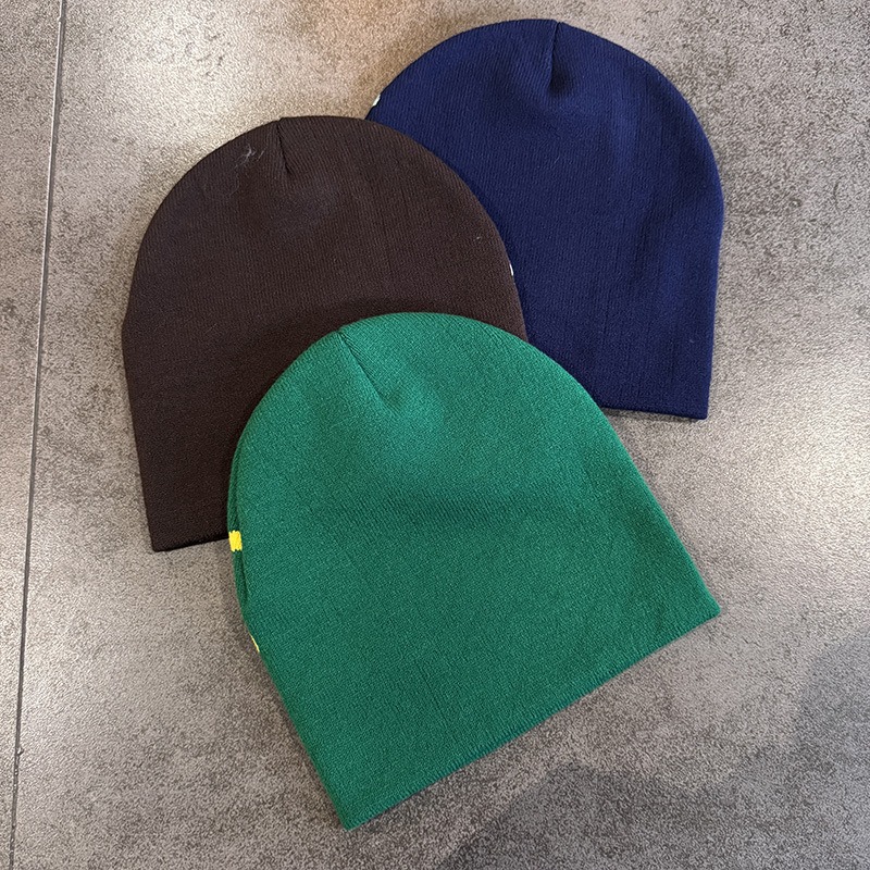 Czapka z nadrukiem Żabki Drzew – Beanie Cuffed Knit recenzja i cena